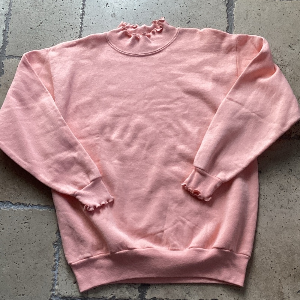 Vintage made in the USA Tulip collar and sleeves sweatshirt
I1